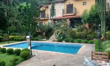 Espetacular Casa em Condomínio à venda Aceita 70% em Permuta!! A Casa  tem 550 m² quadrados  1.450 metros de terreno com 4 suítes 8 vagas  na  Serra da Cantareira - Mairiporã - SP.
