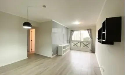 Horto Florestal Apartamento Todo Reformado pronto para morar, com três dormitórios, sendo um suíte, ampla sala para dois ambientes com uma linda vista, ótima cozinha com armários,quartos amplos!!