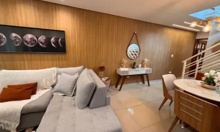 Sobrado à venda no bairro parada inglesa tem 166 metros quadrados com 3 suítes todas com armários embutidos de otina qualidade sala ampla e moderna lavabo,linda cozinha com ilha  quintal e churrasquei