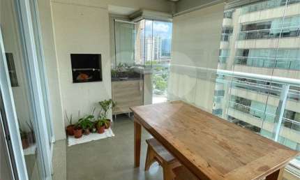 Apartamento a venda 3 quartos 2 vagas na Barra Funda