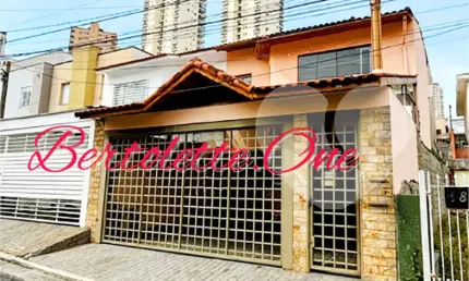 Sobrado para venda, 150m2, 3 quartos (1 suíte), quintal, escritório. 3 vagas. Água fria