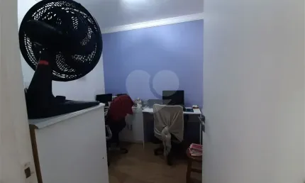 Sobrado com 112m2, 3 quartos, sendo 2 suítes, sala, cozinha, 3 banheiros e 2 vagas de garagem