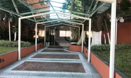 Apartamento com 88m2, 3 quartos, sala, cozinha, banheiro e 1 vaga de garagem