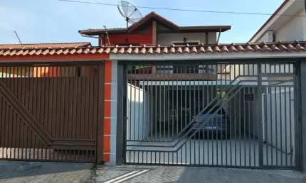 Sobrado à Venda no Jaçanã – 4 Dormitórios, 2 Suítes – Totalmente Reformado