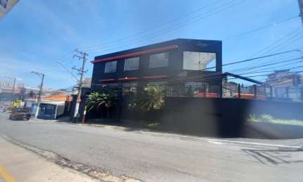 Prédio inteiro para locação  com  725 metros quadrados no bairro Água Fria