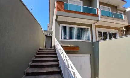 Lindo sobrado Jd São Paulo com 3 suítes, quintal com churrasqueira e 5 vagas