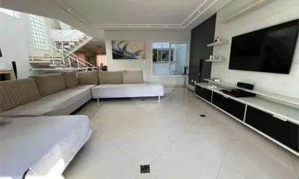 Casa de alto padrão em condomínio fechado no tucuruvi