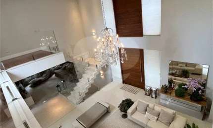 Sobrado para venda com 750m² no Condomínio Reserva da Cantareira.