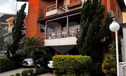Casa de Alto Padrão à Venda no Residencial Chácara Francesa, Jardim França