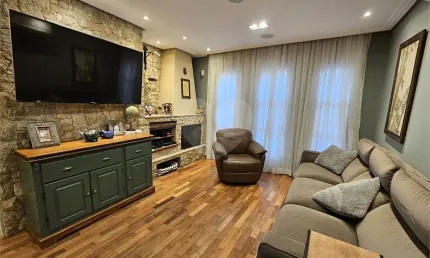 Casa Térrea Reformada em Rua Arborizada – Conforto, Tecnologia e Estilo!