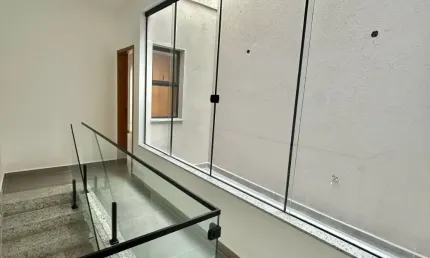 Sobrado novo próximo ao metrô Parada Inglesa, 3 suítes e 2 vagas