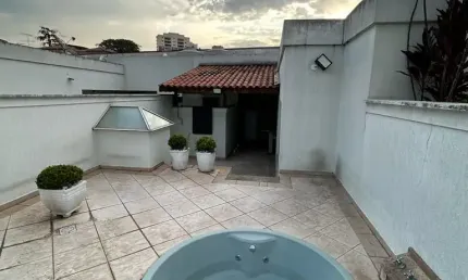Sobrado em condomínio fechado no jd. são paulo, 3 suítes /4 vagas, jacuzzi e churrasqueira privativa