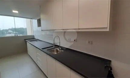 Lindo apartamento  à venda, na Rua Bento Araújo, Condomínio Moradas da Cantareira, com 3 quartos, sendo 1 suíte, + 1 banheiro, 1 vaga de garagem, sala ampliada com fechamento em vidro,