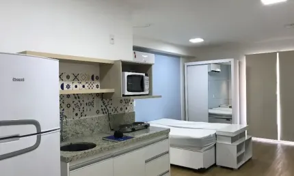Vende-se: Studio Mobiliado com Varanda e Lazer Completo, Metrô Santa Cecília!