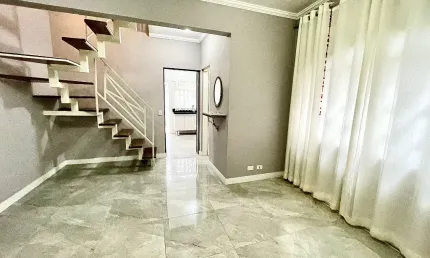 Sobrado a venda na Isolina Mazzei com 2 suítes e 2 vagas