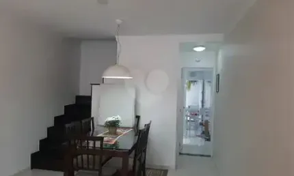 Sobrado à venda na água fria com 3 dormitórios (1 suíte) e 2 vagas