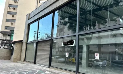 Lindo Prédio Comercial de 410 m² em Localização Estratégica