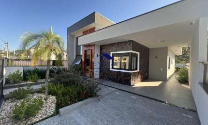 Casa Unifamiliar com 03 Dormitórios – Loteamento Alta Vista, Potecas, São José