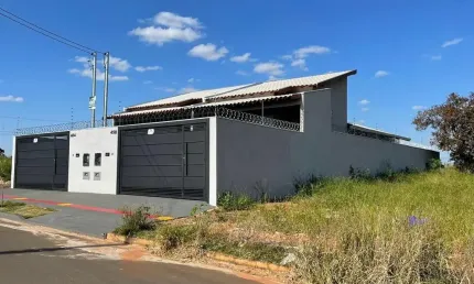 Casa com 2 quartos à venda na Rua Alberto da Veiga, Nova Lima, Campo Grande