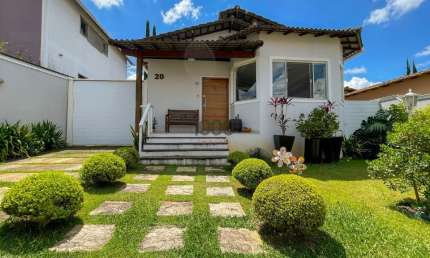 Casa completa, pronta para morar em condomínio fechado!