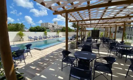 EXCELENTE APARTAMENTO, EM CONDOMINIO FECHADO, COM ÁREA DE LAZER E UMA ÓTIMA LOCALIZAÇÃO.