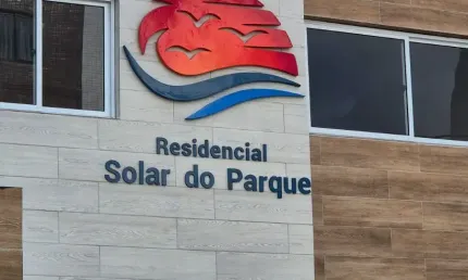 EXCELENTE APARTAMENTO, EM CONDOMINIO POSSUINDO ÁREA DE LAZER.