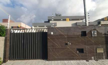 BELÍSSIMA CASA, COM ACABAMENTO DIFERENCIADO, ÓTIMA LOCALIZAÇÃO.