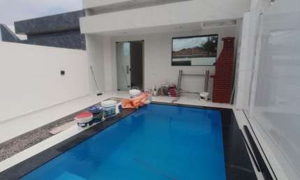 EXCELENTE CASA, COM ACABAMENTO DIFERENCIADO, RUA CALÇADA, BOA LOCALIZAÇÃO