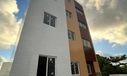 EXCELENTE RESIDENCIAL, POSSUINDO ÁREA DE LAZER COM PISCINA