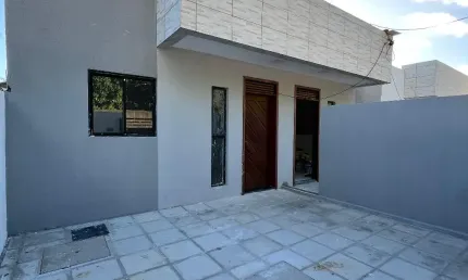 EXCELENTE CASA COM UM ÓTIMO ACABAMENTO, BOA LOCALIZAÇÃO, RUA CALÇADA