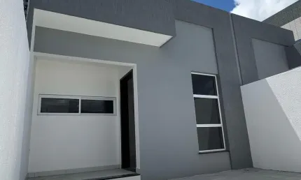 EXCELENTE CASA, COM ACABAMENTO PERFEITO, ÓTIMA LOCALIZAÇÃO