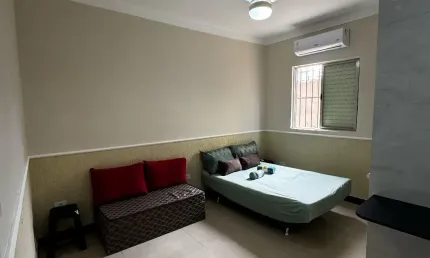 Oportunidade Imperdível: Kitnet Moderna, Charmosa e Muito Bem Localizada!