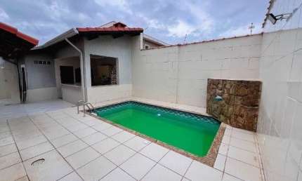 Casa Alto Padrão com Piscina e 3 Suítes – Mobiliada e Pronta para Morar!