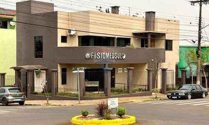 Prédio Residencial e Comercial no centro de Não Me Toque