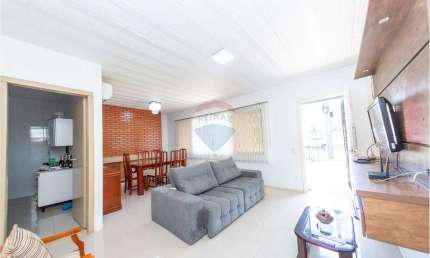 Casa 3 quartos com suíte - 216m2 privativos - Petrópolis