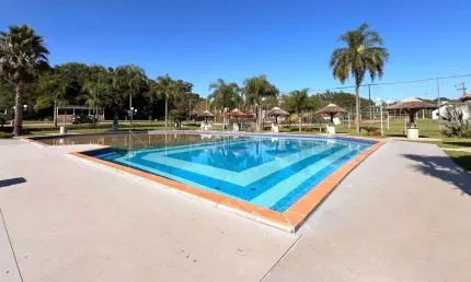 Terreno dos sonhos,  natureza e conforto unificados