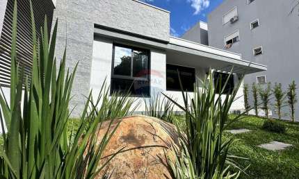 Casa Nova com 3 quartos e 206m2, bairro Lucas Araújo