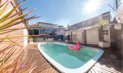 Casa 4 quartos com piscina e salão de festas ao lado do PF Shopping