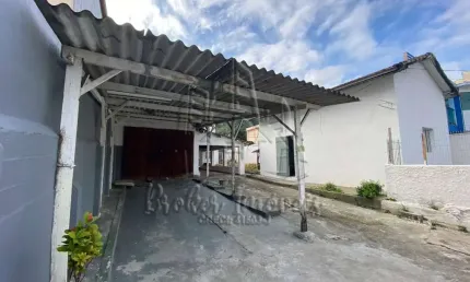 Casa para fins comerciais, à venda, em avenida principal do centro de caraguatatuba