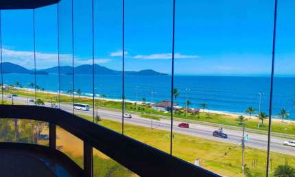 APARTAMENTO EXCEPCIONAL NO MASSAGUAÇU COM VISTA PLENA FRENTE MAR EM CARAGUATATUBA NO EDIFÍCIO PORTO AZUL