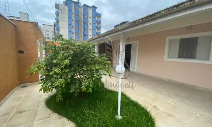 Linda casa Térrea na Martim de Sá a 500 metros da praia