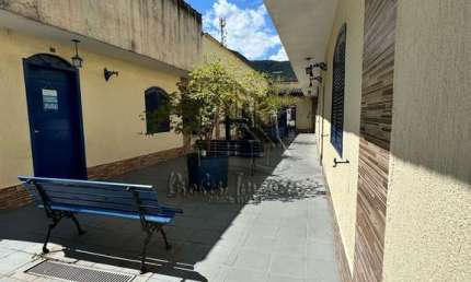 Casa com 45m², reformada e só esperando uma pintura pra ficar com a sua cara!