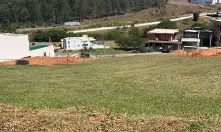 Terreno com vista privilegiada à venda no condomínio vale das águas em bragança paulista-sp