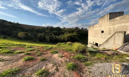Terreno Com Vista Privilegiada à venda no Condomínio Vale Das Águas em Bragança Paulista-SP