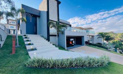 Excelente casa à venda no Condomínio Campos do Conde em Bragança Paulista-SP