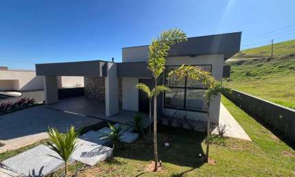 Excelente casa à venda no Condomínio Terras de Santa Cruz em Bragança Paulista/SP