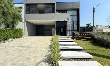 Casa de alto padrão no Condomínio Residencial Euroville II em Bragança Paulista-SP: 3 quartos, 2 suítes, 3 salas, 4 banheiros, 4 vagas, 270m².