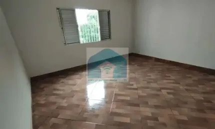 Sobrado com 4 Quartos e 2 banheiros à Venda, 166 m² por R$ 600.000