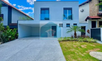 Casa de Condomínio Alphaville 257,38m²  com 4 suítes  e 7 banheiros 4 vagas cobertas