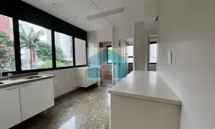 Cobertura Vila Nova Conceição,  318m² ,4 suites e 4 vagas .